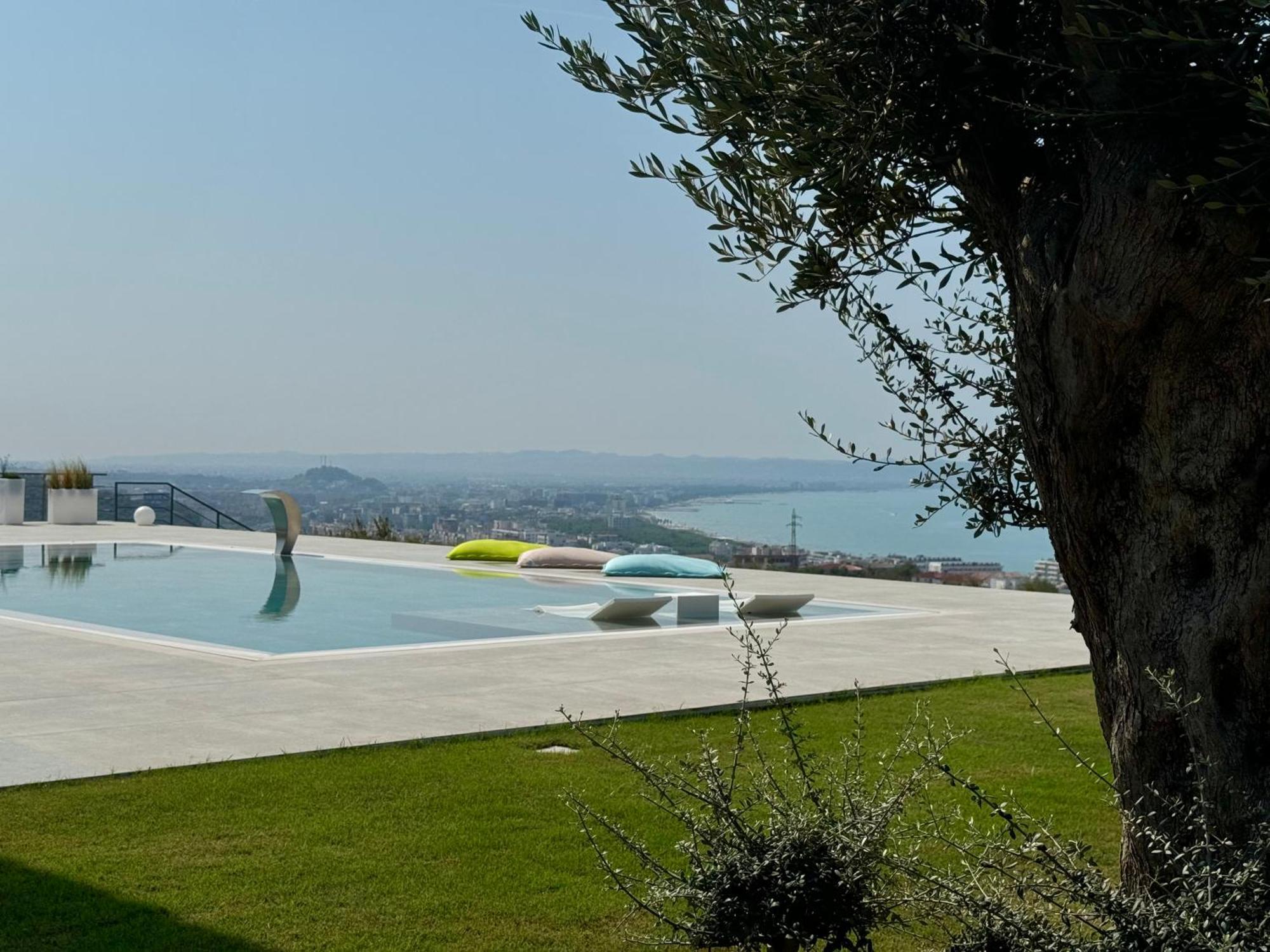 Villa Esmi Durres Kryemedhej Exterior photo