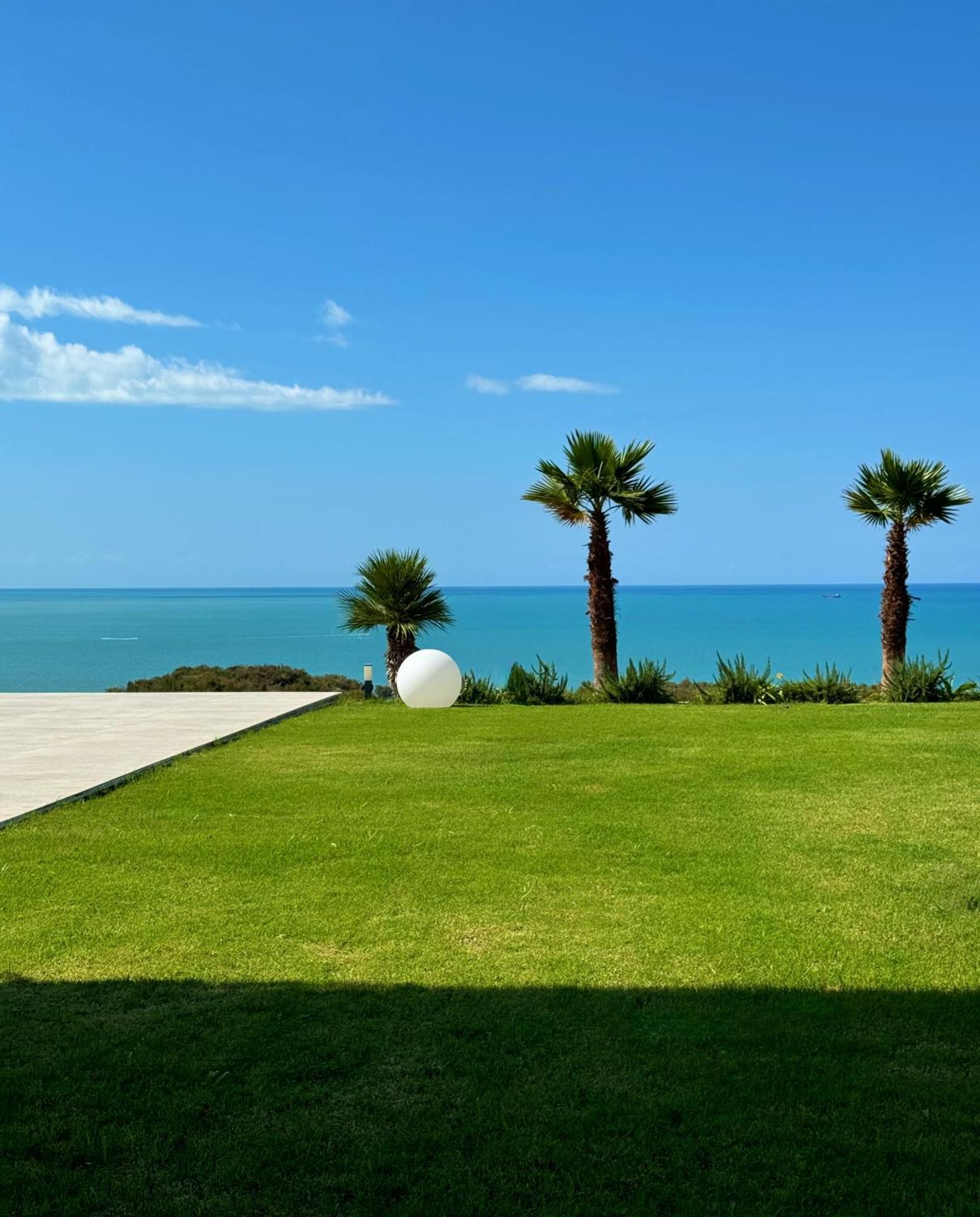 Villa Esmi Durres Kryemedhej Exterior photo